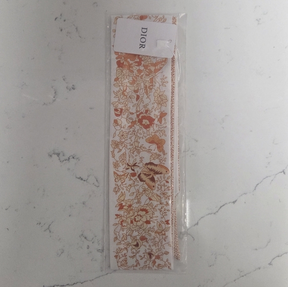 Elegant Orange and White Floral Scarf - Picture 2 of 3